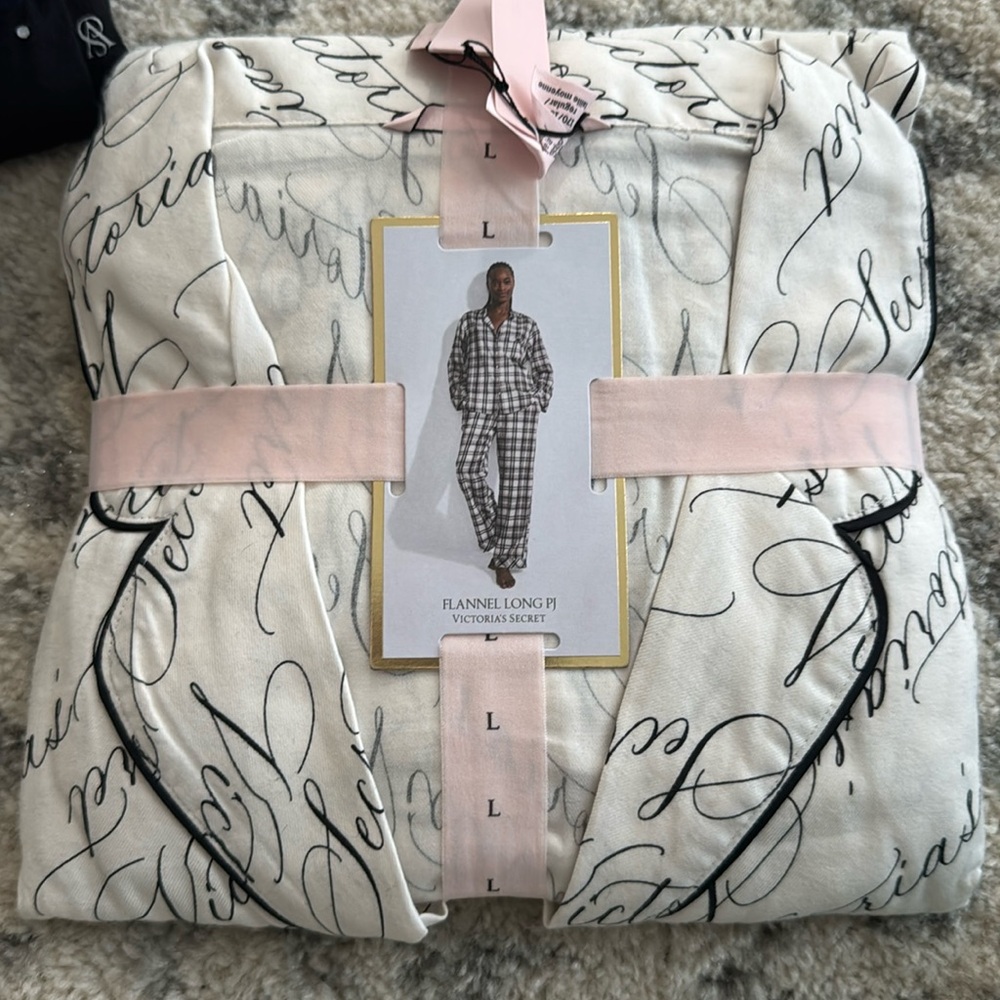 NWT Victoria’s Secret Flannel Long PJ Set L